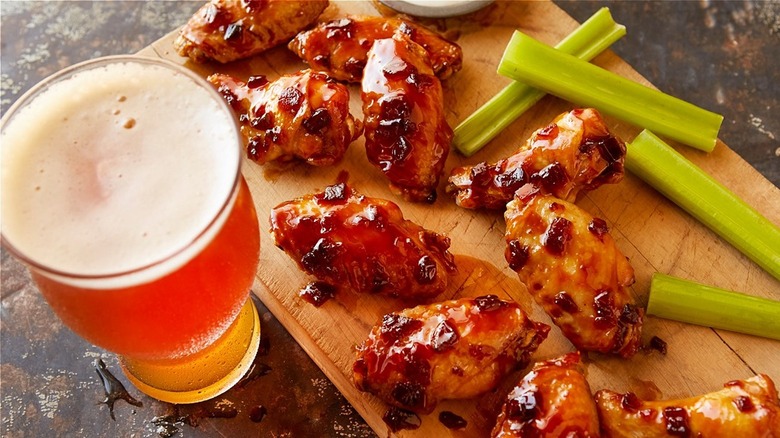 TGI Fridays beer and wings