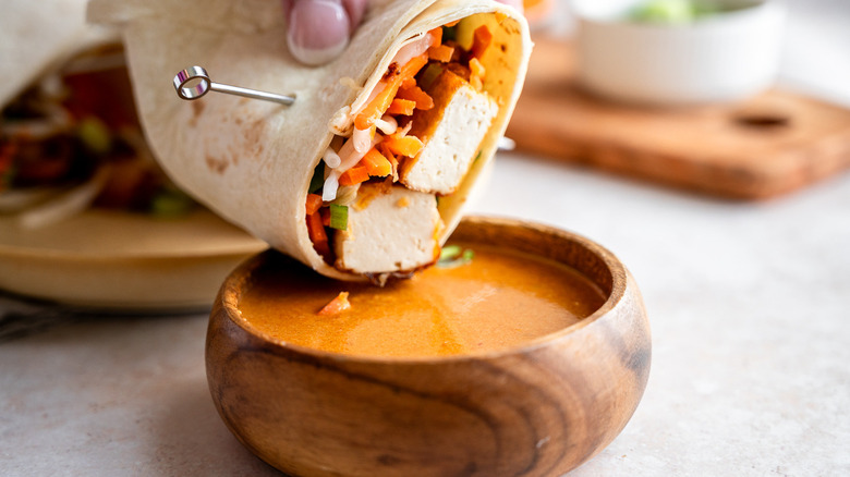 tofu wrap with peanut sauce