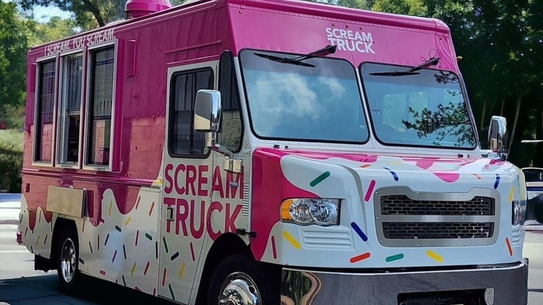 The 12 Best Ice Cream Trucks Across The Country, According To Reviews