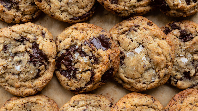 rows of chocolate chunk cookies