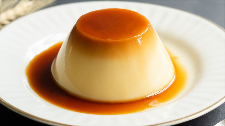 flan de leche on plate