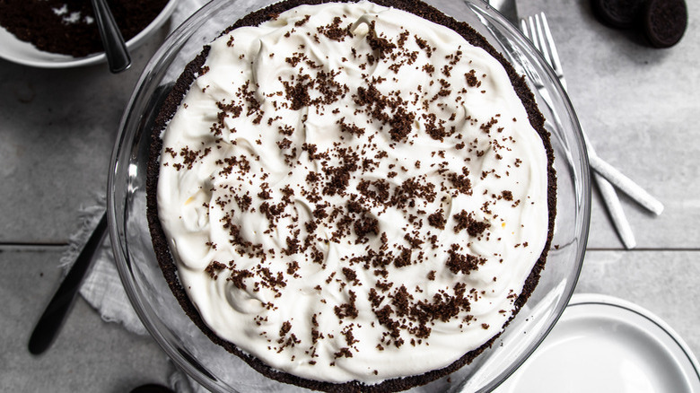 Oreo pudding pie on table