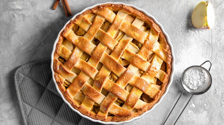 Lattice pie crust