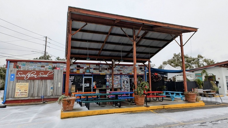The outdoor patio at Southern Soul barbecue