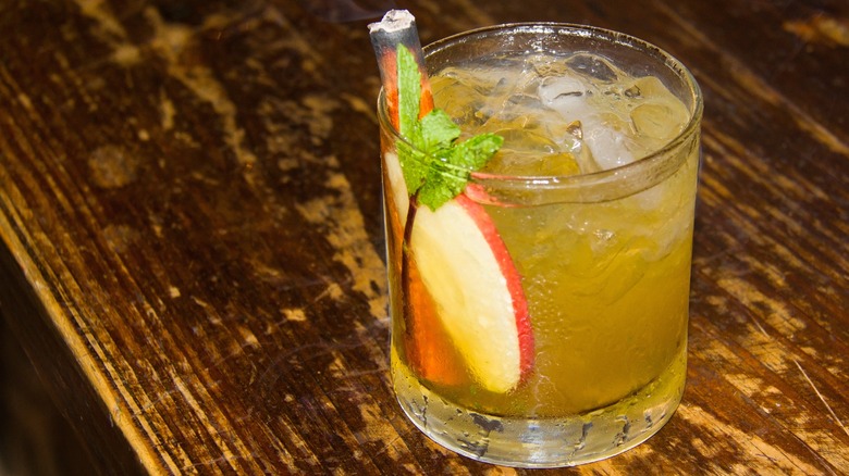 apple juice cocktail