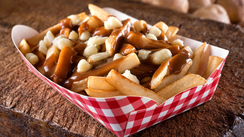 Poutine in paper container