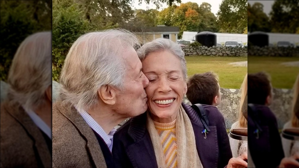 Jacques Pépin kissing his wife Gloria