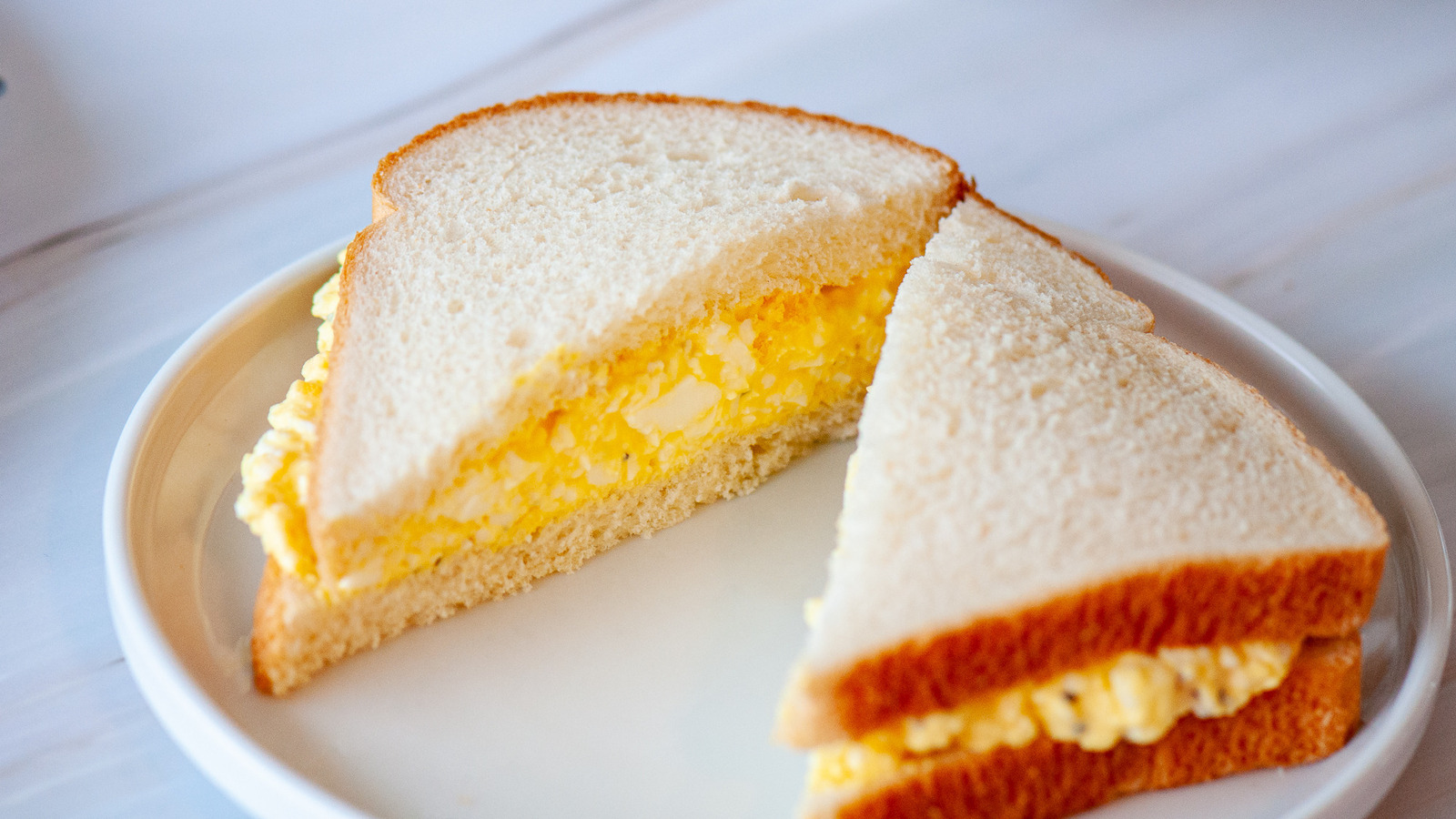 The Aging Trick That Makes Peeling A Breeze When Making Egg Salad