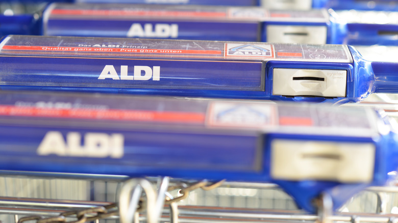 Aldi's grocery carts