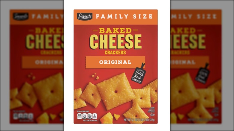 Box of Aldi baked cheese crackers in the style of Cheez-Its