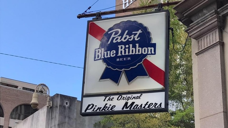 pinkie masters bar sign in savannah georgia
