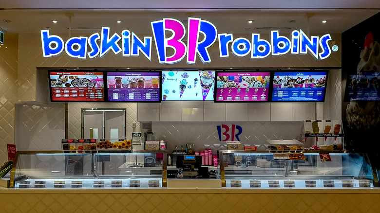 Baskin Robbins sign