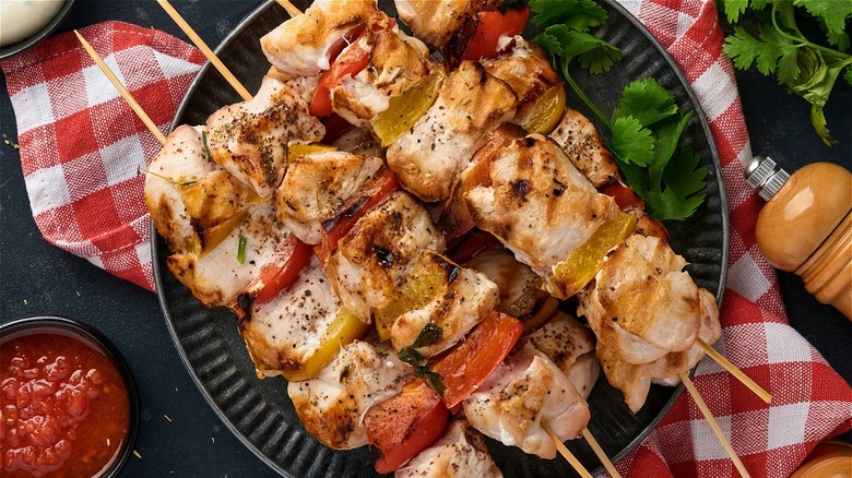 Grilled chicken and bell pepper skewers