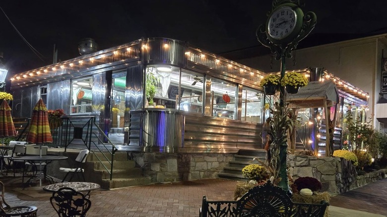 exterior Daddypops diner in Pennsylvania