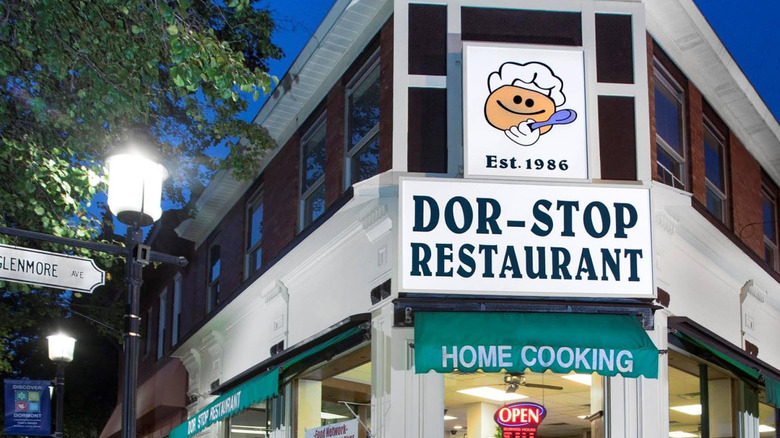 exterior Dor-Stop Restaurant