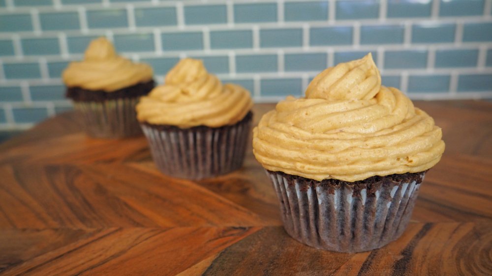 3-Ingredient peanut butter frosting 