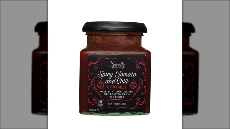 jar of spicy tomato and chili chutney