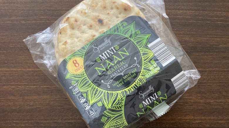 Specially Selected Mini Naan Garlic Flatbread