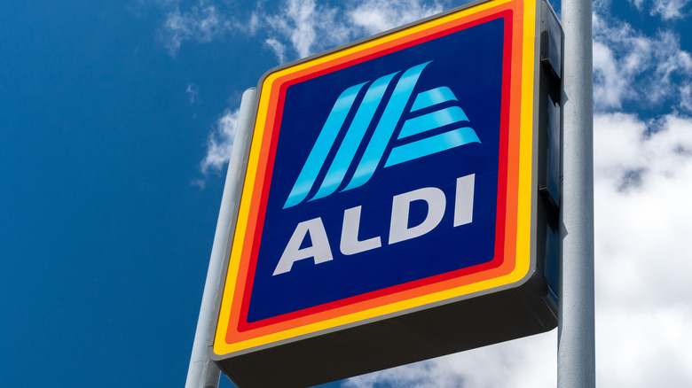 An Aldi sign