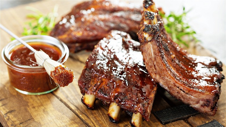 Ribs with barbecue sauce