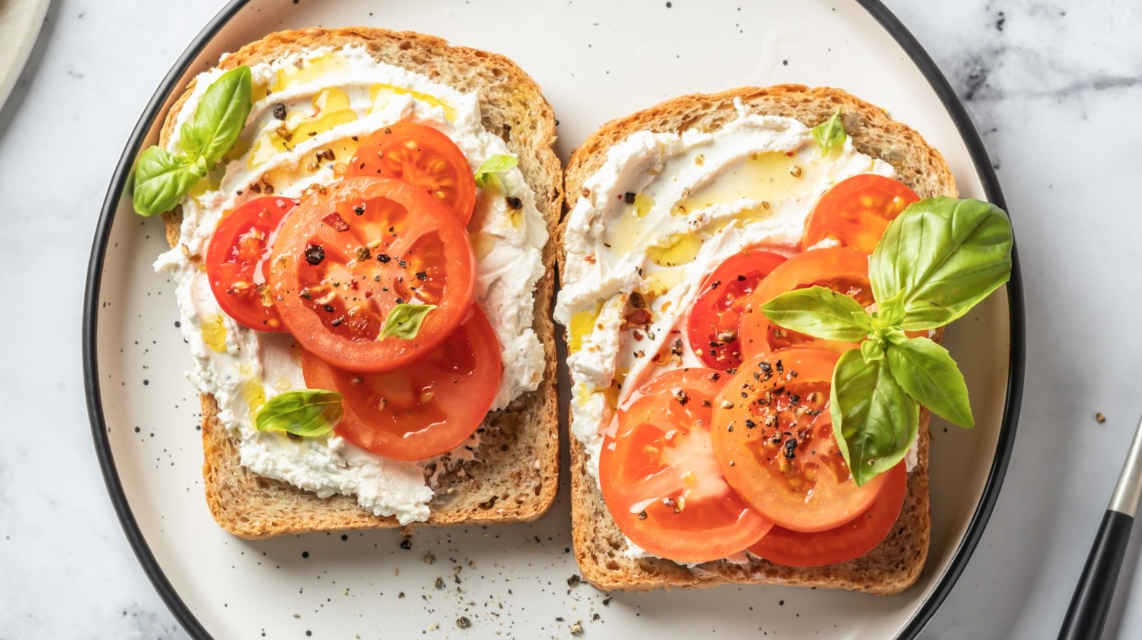 <a href="https://www.mashed.com/1704249/best-bread-tomato-sandwich-expert/" target="_blank">The Best Bread For Tomato Sandwiches Varies More Than You Think</a>