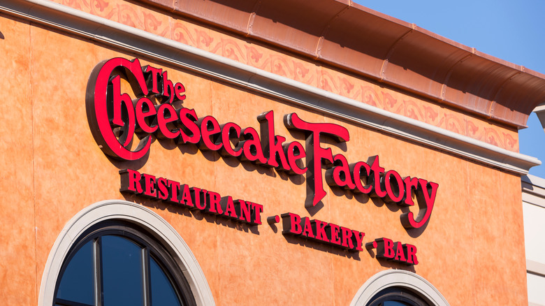 cheesecake factory logo