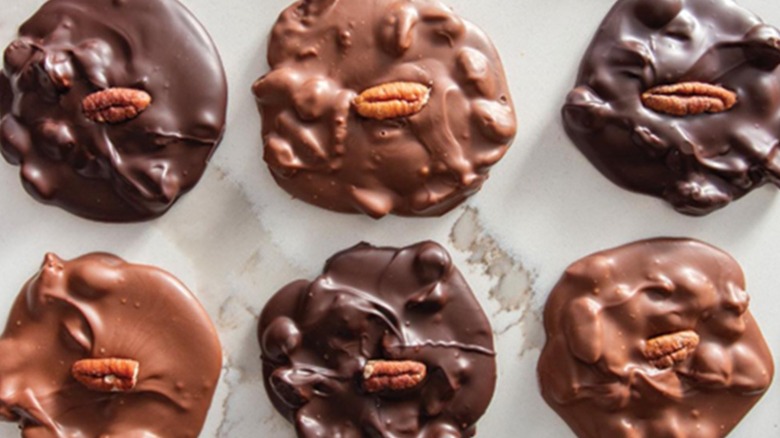 Chocolat Bar rum raisin patties.