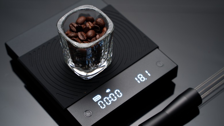 Coffee scale and coffee beans