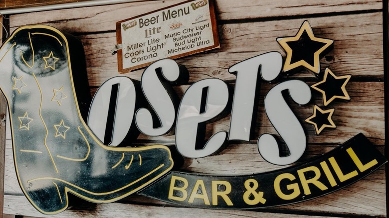 Losers Bar and Grill Nashville Tennessee