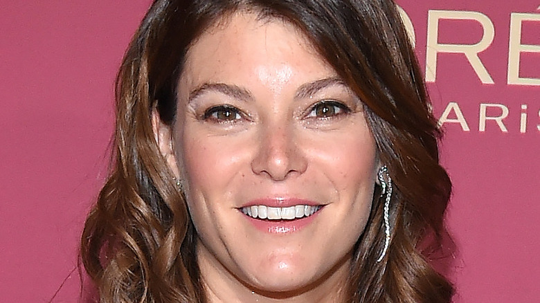 Gail Simmons smiling at event 