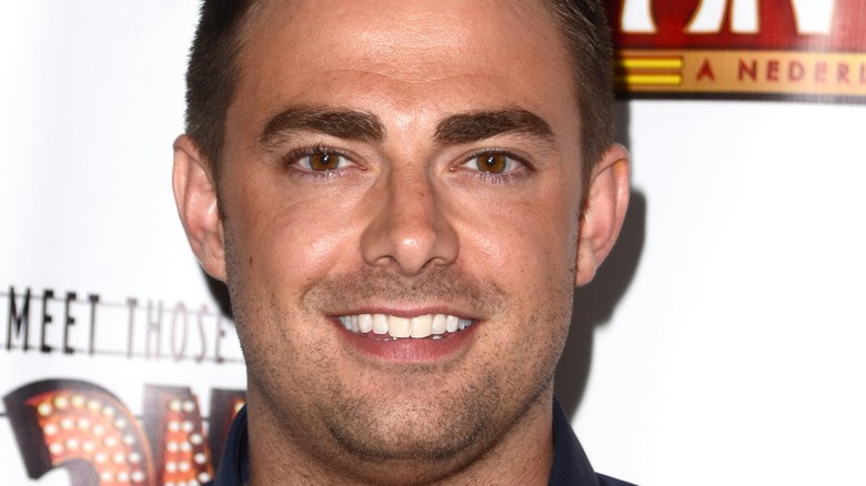 Jonathan Bennett smiling