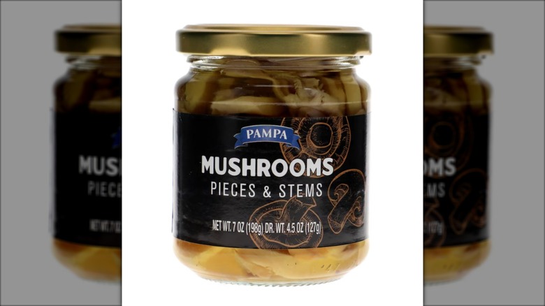 Pampa jarred mushrooms with pieces and stems