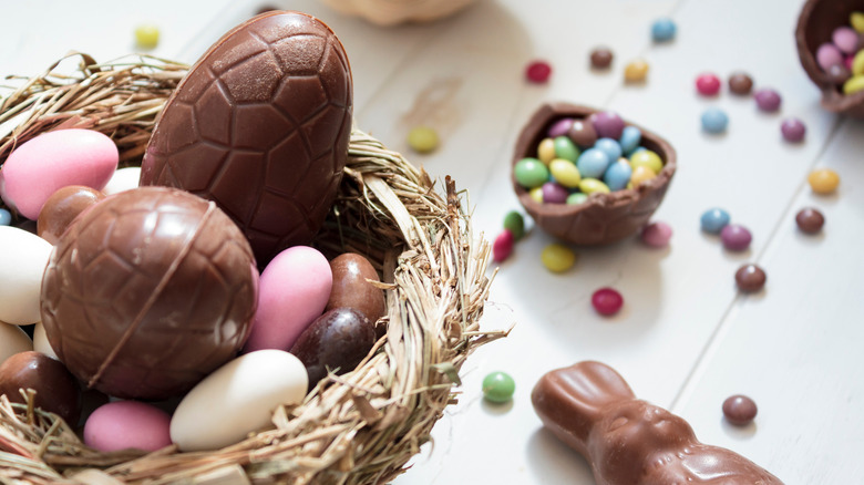 basket with Easter chocolates