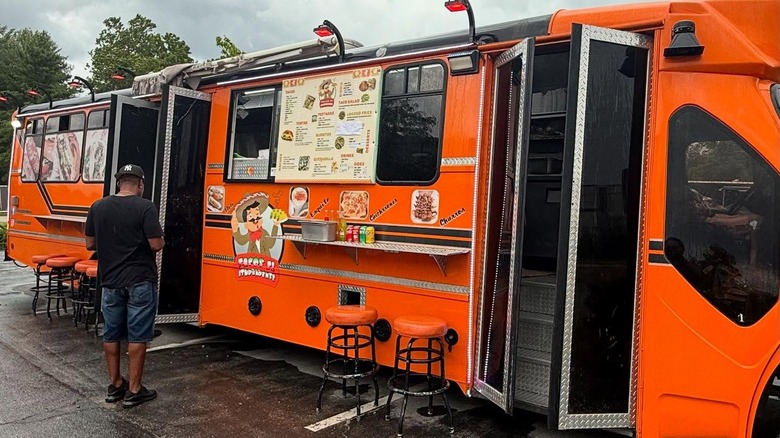 Birrieria Iturbidense food truck