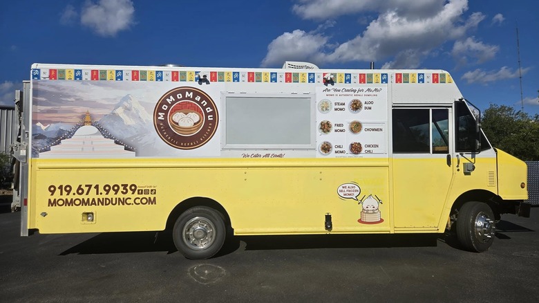 MoMoMandu food truck