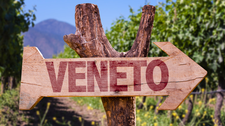 wooden sign for veneto