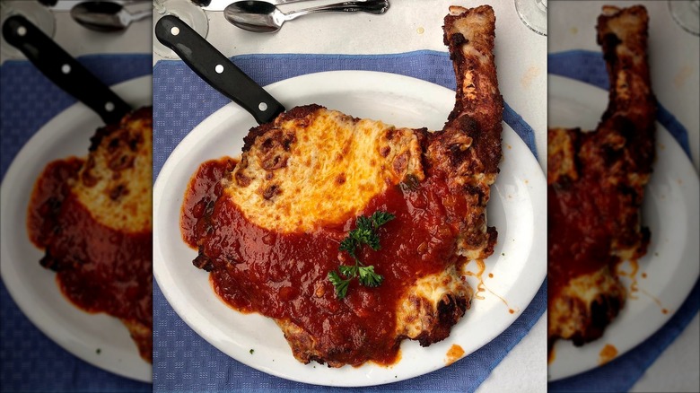 Veal with parmesan and tomato sauce