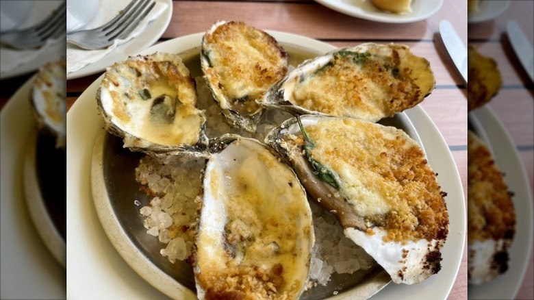 a plate of oysters Rockefeller