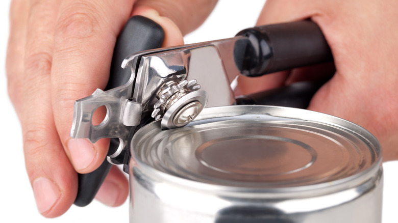Manual can opener and can