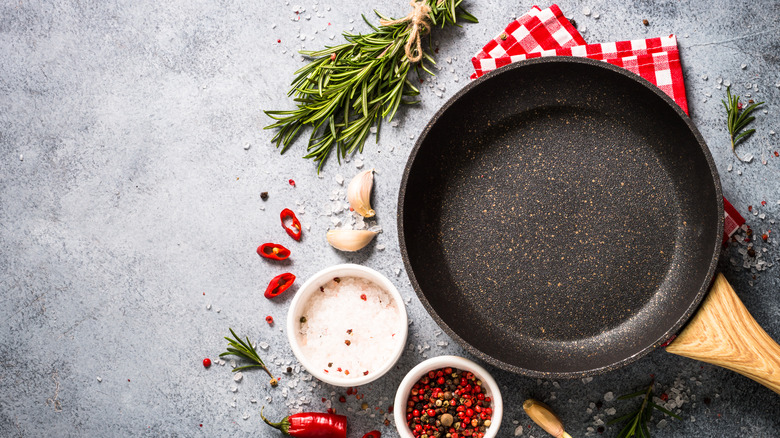 Nonstick pan