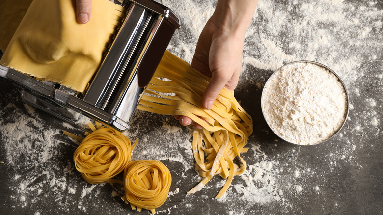 Pasta maker and fresh noodles