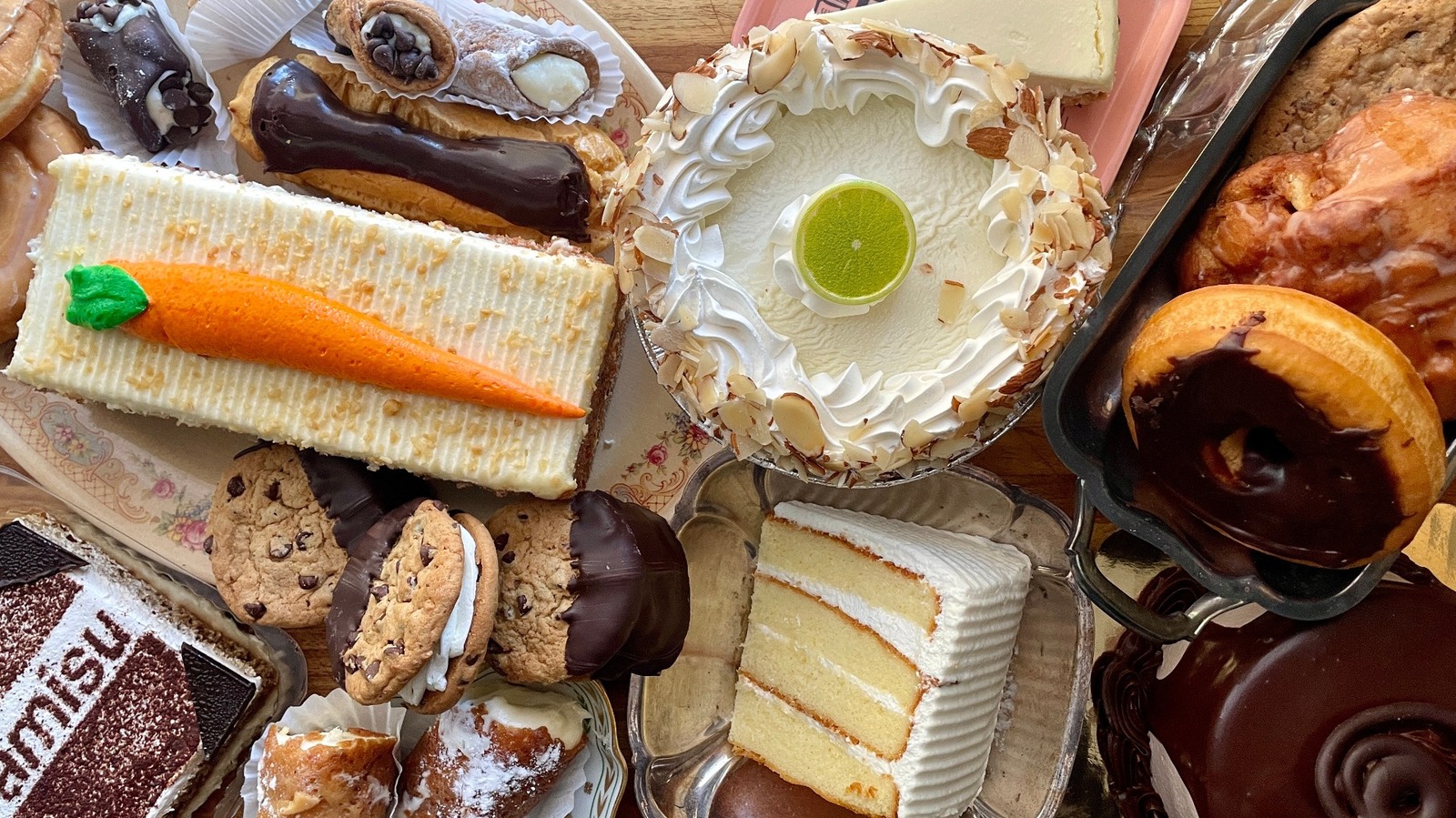 The Best Publix Bakery Item We Tried Is An Apple-Flavored Masterpiece
