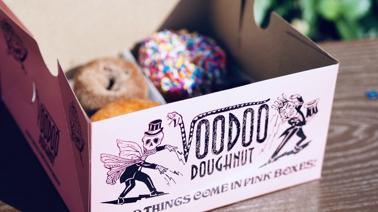 Voodoo Doughnut universal studios hollywood city walk donuts