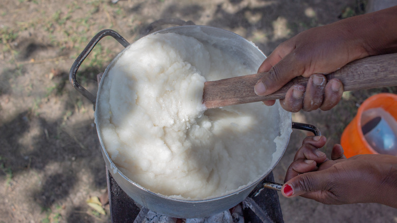 hand stirring pap