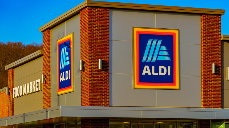 Aldi store signs