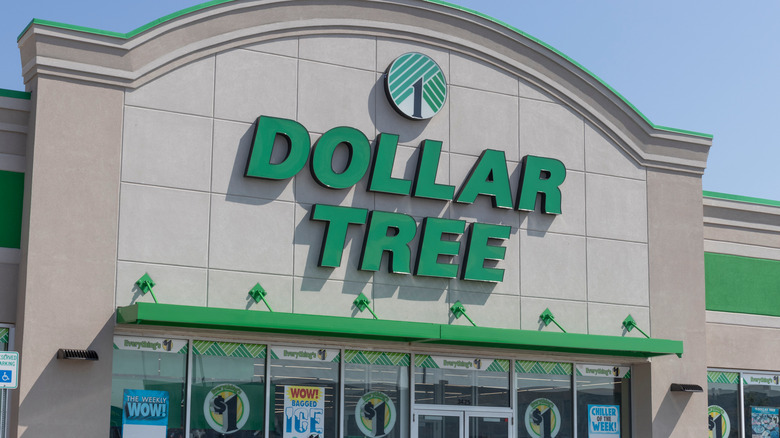 Dollar Tree storefront