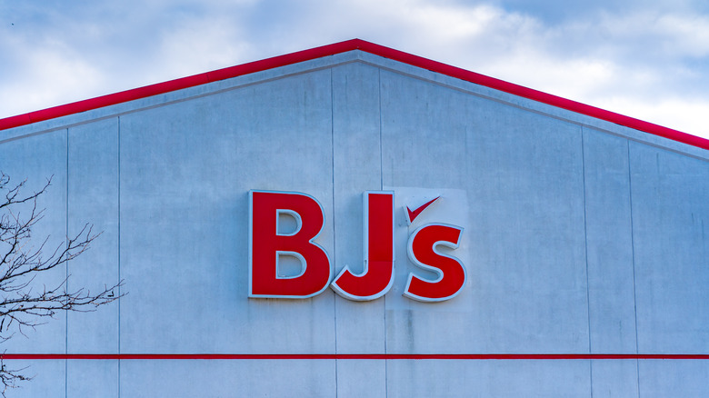 BJ's Wholesale Club sign