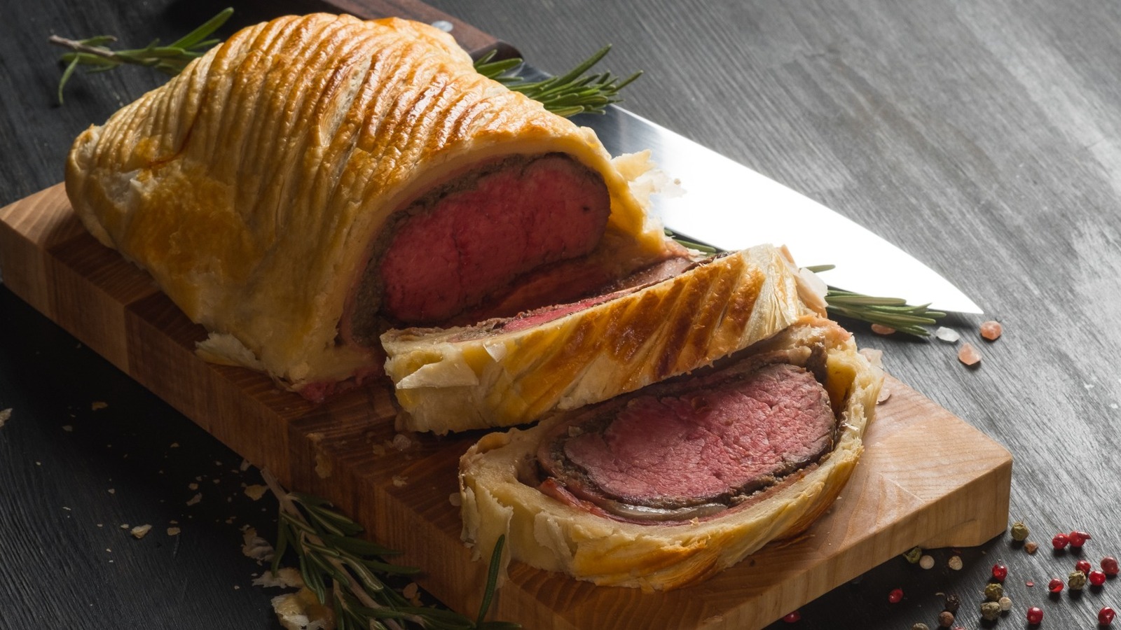 The Best Way To Reheat Beef Wellington Without Drying It Out