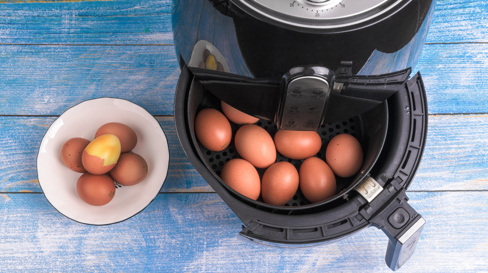 The Best Ways To Cook Eggs In Your Air Fryer, According To Eggfluencers