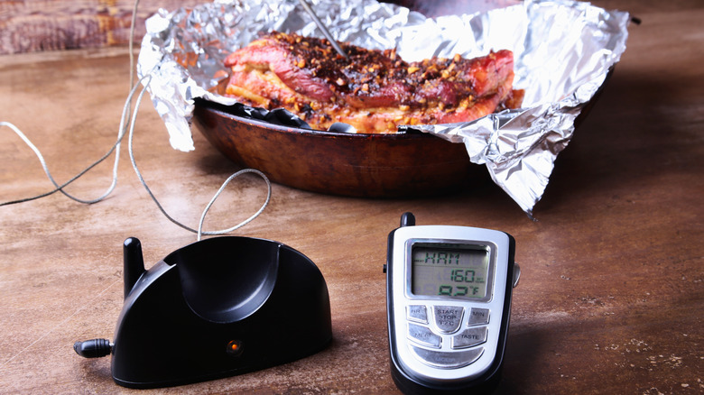 Wireless grill thermometer and roast